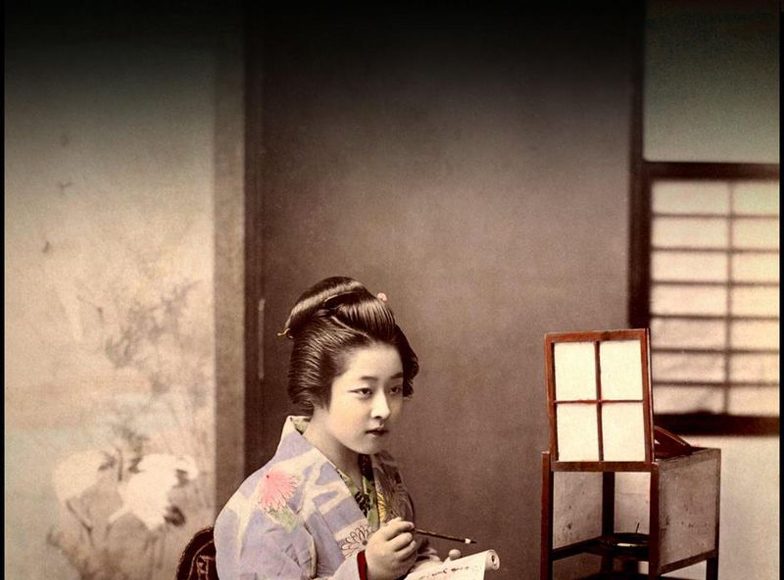 Kusakabe Kimbei-Gheișă caligrafiind o scrisoare