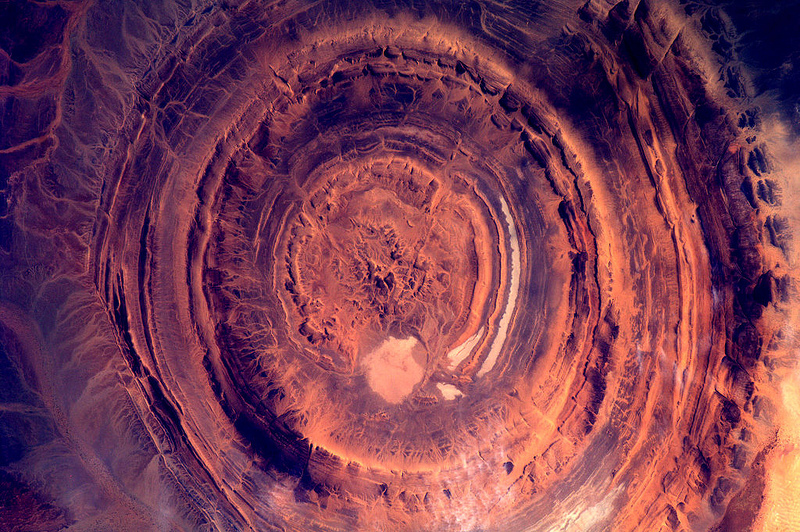 André Kuipers/ESA/NASA : Sahara ; crater in Mauritania