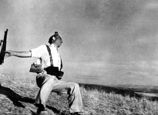 Robert Capa Robert Capa photo