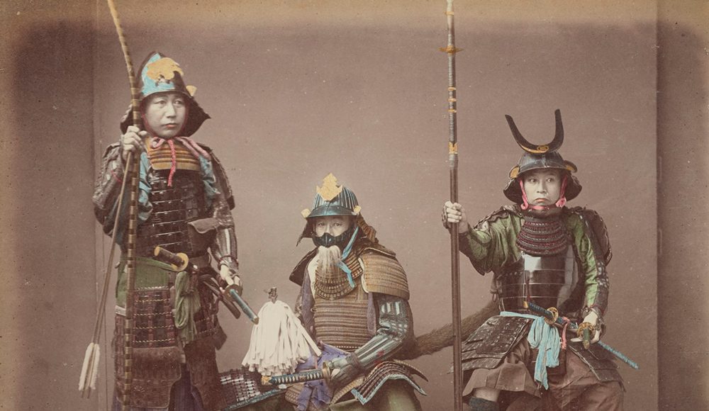 Kusakabe Kimbei Samurai îmbrăcați în armuri (1)